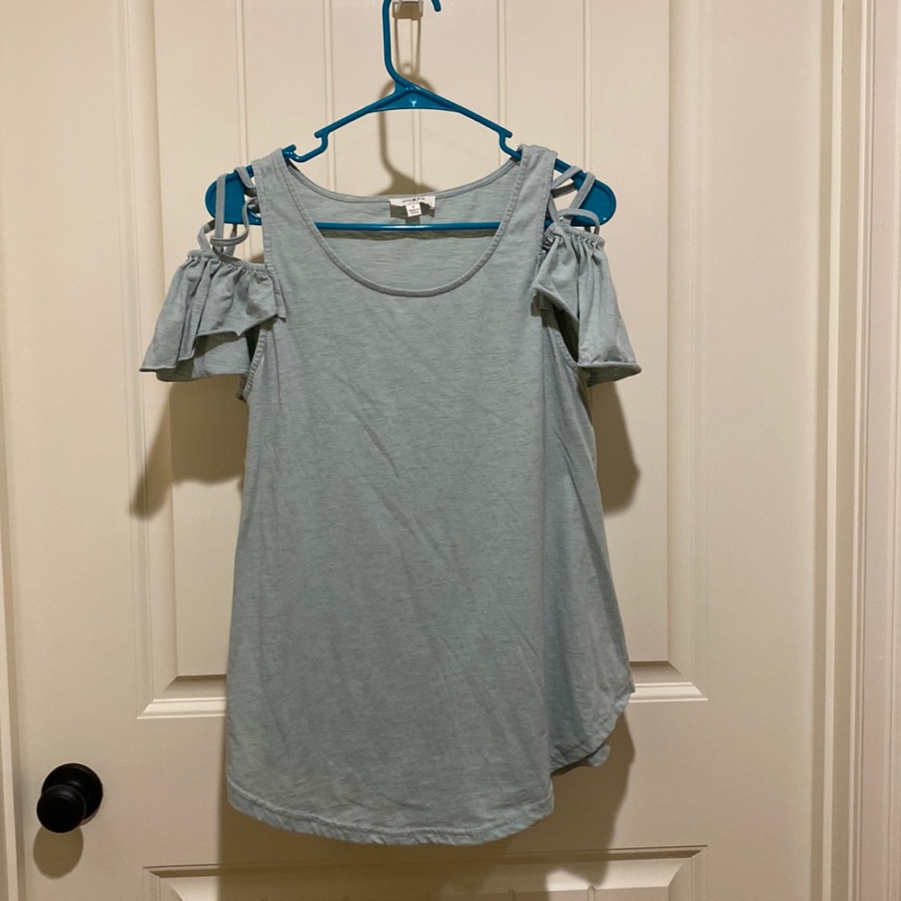 Women’s size small umgee sage cold shoulder top
